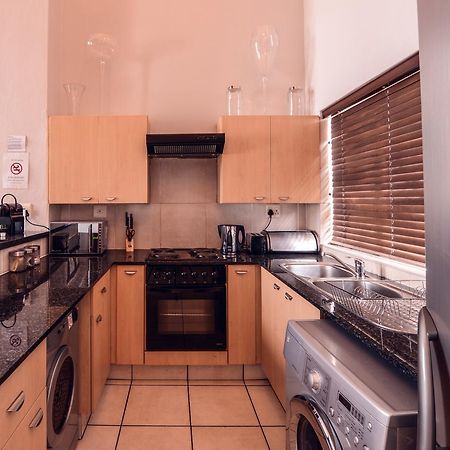 Prestige Apartments Sandton At Westpoint Йоханесбург Екстериор снимка