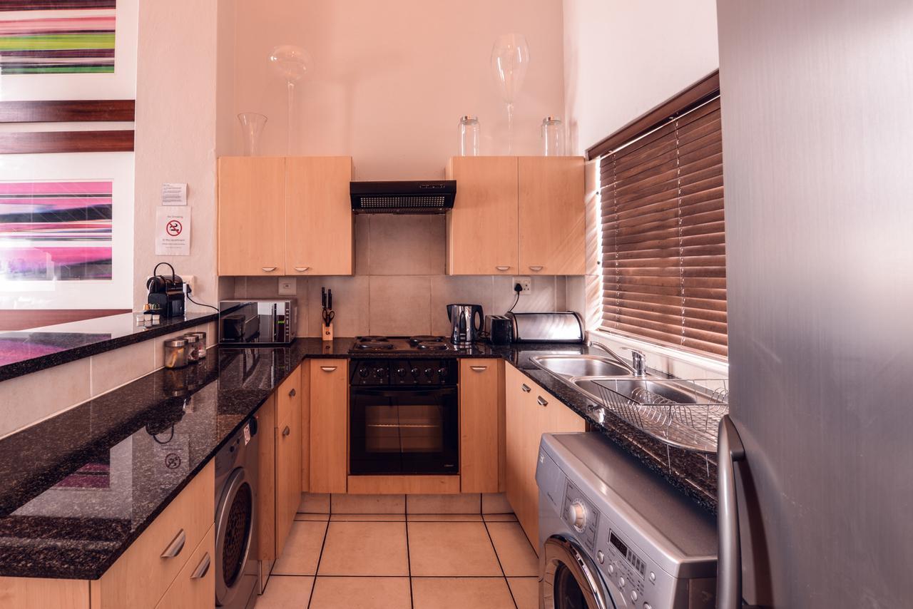 Prestige Apartments Sandton At Westpoint Йоханесбург Екстериор снимка