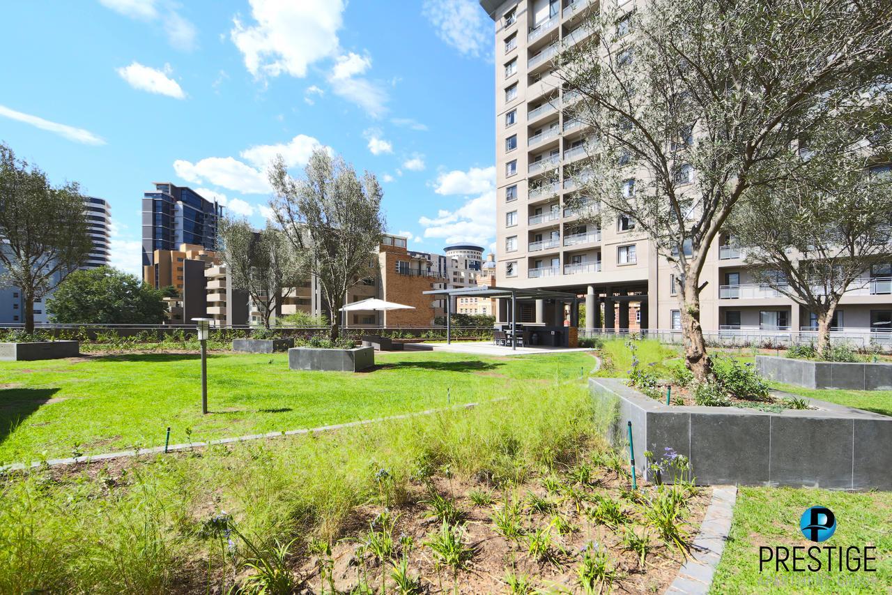 Prestige Apartments Sandton At Westpoint Йоханесбург Екстериор снимка